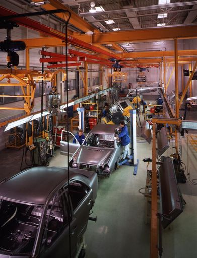 BILD ZU OTS055 UND OTS057 VON HEUTE - Einen weiteren international
beachteten Beweis für ihre Gesamtfahrzeug-Kompetenz liefert die
Steyr-Daimler-Puch Fahrzeugtechnik (SFT) in Graz, mit den neuen
4MATIC-Modellen der Mercedes E-Klasse.