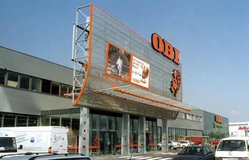 - ZU OTS 055 - OBI-Franchisenehmer Sochor eröffnet am 28. April in
Vösendorf den größten OBI Bau+Heimwerkermarkt Österreichs. OTS PHOTO:
PR