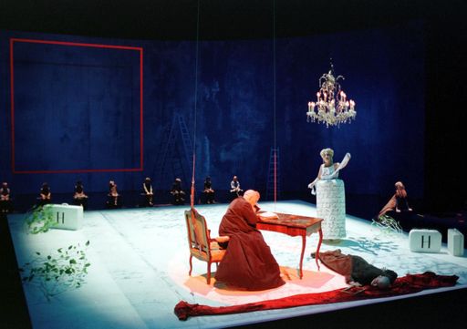 ZU OTS 029 - Mit der szenischen Uraufführung der Kammeroper "Nacht"
von Georg Friedrich Haas am 7.August auf der Werkstattbühne folgt ein
weiterer Höhepunkt der Bregenzer Festspiele 1998.