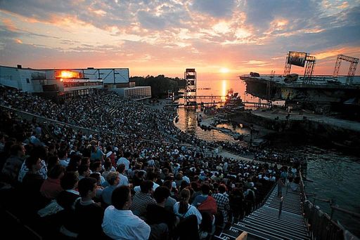 ZU OTS 065  - Mit über 300.000 begeisterten Besuchern avancierte
"Porgy and Bess" zur erfolgreichsten Produktion in der Geschichte der
Bregenzer Festspiele.     APA-Photo: OTS/HANS ZELLHOFER