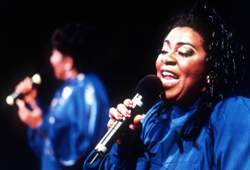 - ZU OTS 106 - Die großartigste Gospel-Show der Welt, "The Harlem
Gospel Singers" gastieren am 7. und 8. Dezember 1998 im Wiener
Etablissement Ronacher. OTS-Photo:
Hartmut Müller/Raimund Vogel