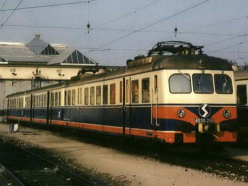 Bild zu OTS052 - Mit dieser 40 Jahre alten ÖBB-Schnellbahn-Garnitur
startete das Schnellbahnzeitalter in Wien