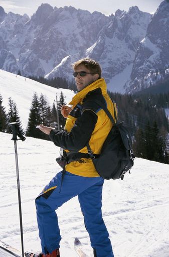Bild zu OTS063 - In den Top 10 der meistverkauften Reiseführer bei
http://www.buecher.de taucht erstmals auch ein Österreicher auf.
Andreas Lettmayer (im Bild) ist mit seinem Reisehandbuch
"Winterreiseführer
Österreich" auf Platz 4 der begehrten Liste "Top 10 Reiseführer".