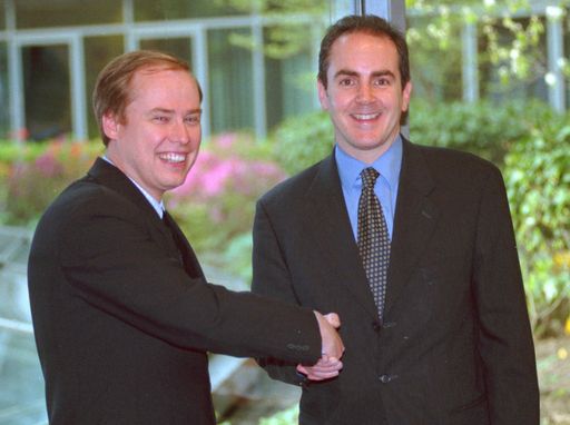 Bild zu OTS - British Telecom lizensiert FIRSTGATE click&buy(TM) -
Norbert Stangl, Vorstandsvorsitzender FIRSTGATE, (links) und Ian
Price, British Telecom Retail, (rechts)