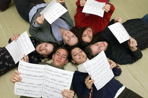 Bild zu OTS - ÖKS-Projekt "ÖKS.Moment!Musik" / Schüler der 5A des BG
St.Veit an der Glan