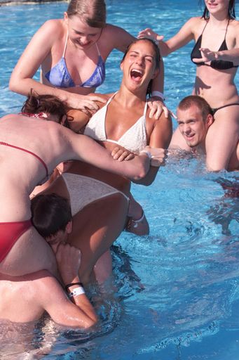 Bild zu OTS - In diesen Stunden geht die 2-wöchige Maturareise
MISSION2BEACH im 5-Sterne Clubhotel Limra an der türkische Riviera zu
Ende. Insgesamt konnte sich der Veranstalter, die Wiener Campus
Group, über knapp 3.500 Teilnehmer freuen.