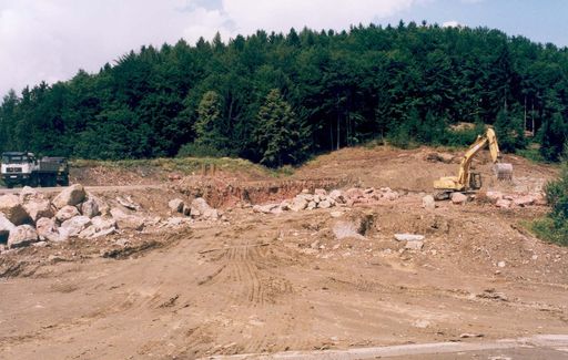 Bild zu OTS - Die Bauarbeiten für die MBA der Servus Abfall auf dem
Frohnleitner Dürrnberg haben Anfang August begonnen.