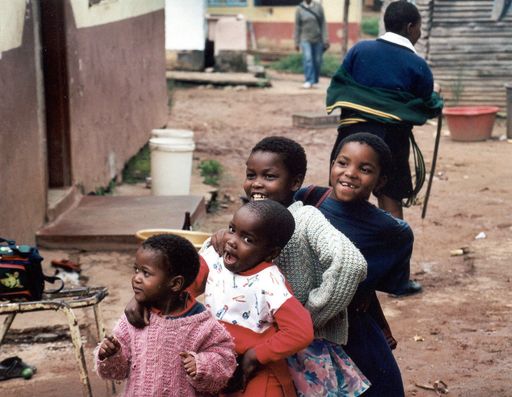 Bild zu OTS - Kinder aus dem Hilfsprogramm für AIDS-Betroffene von
SOS-Kinderdorf in Mbabane, Swasiland. Die Verwendung dieses Bildes
ist für redaktionelle Zwecke honorarfrei.