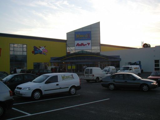 Vorschau Bild von Bild zu OTS - Der Möbeldiscounter Möbelix eröffnet in Klagenfurt an
seiner Geburtsstätte den Neubau am Schachterlweg in Klagenfurt.