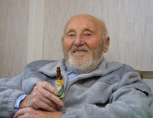 Heinrich Cimiotti (100): "Das geheimnis meines hohen
Alters - ich trinke jeden Abend einen Underberg"