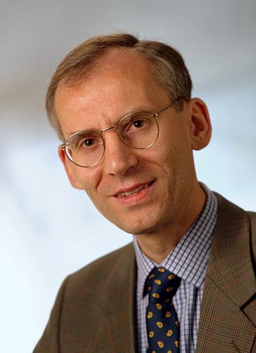 Mag. Dr. Johann Seidl, 48, bisher Prokurist der BDO
Auxilia Treuhand GmbH wurde am 18. Februar per 28. 1. 2003 in den
Kreis der geschäftsführenden Partner der Gesellschaft aufgenommen.