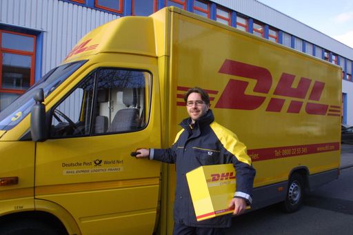 Deutsche Post World Net bündelt ihr gesamtes Express-
und Logistikgeschäft unter der neuen Marke DHL.