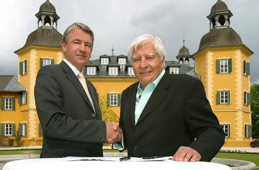 Im Bild v.l.n.r.: Dr. Wolfgang Kulterer
(Vorstandsvorsitzender Hypo Alpe-Adria-Bank Konzern) und Gunter Sachs