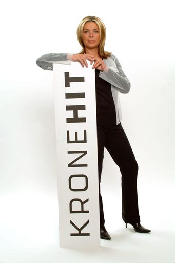 Karin Resetarits ist ab 1. Juli bei KRONEHIT. Damit
wechselt erstmals ein Top-Star des ORF-Fernsehens als Moderator zu
einem österreichischen Privatradio. Ab August wird die Karin
Resetarits auf KRONEHIT eine neue Talkshow, Montag bis Freitag von 12
bis 14 Uhr,  moderieren - aktuell, am Punkt und mit prominenten
Gästen live im Studio.