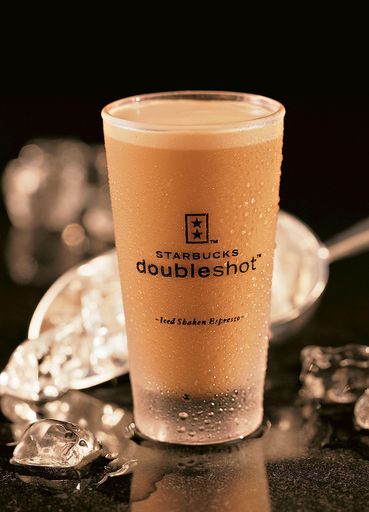 Der Starbucks DoubleShot - Iced Shaken Espresso für den
ultimativen eiskalten Kaffee-Kick des Sommers.