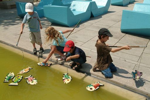 Pünktlich zum Ferienbeginn und zum diesjährigen
UNO-Jahr des Wassers veranstaltet das FORUM Umweltbildung eine
Internet-Rallye für Kinder und Jugendliche. Gefischt wird dabei
nicht etwa mit Netz sondern im Netz. Denn in diesem Jahr kann man
dort unter www.umweltbildung.at/schwerpunkte/wasser in
Internationalen WWWassern besonders ergiebig Informationen, Wissen
und Ideen angeln.