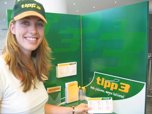 Ab sofort kann bei tipp3 auch auf den exakten
Ausgang, z.B. eines einzelnen Fußballmatches, gewettet werden.
"tipp3 top" heißt die neue Spielvariante und bietet Resultat-,
Sieg- und Sonderwettformen.