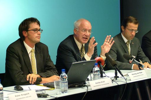 Vorschau Bild von (v.l.n.r.): Mag. Stefan Kröll, Geschäftsführer
Tourismuspresse, Herwig Van Staa, LH Tirol, Josef Margreiter,
Geschäftsführer Tirol Werbung bei der heutigen Pressekonferenz in
Innsbruck