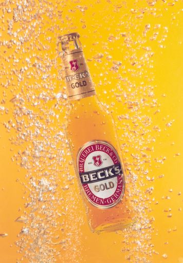 Mit einer erfolgreichen Innovation ist die Bremer
Brauerei  Beck & Co dem rückläufigen Trend im deutschen Biermarkt
entgegengetreten: Das erst im Februar 2003 bundesweit im Handel
eingeführte Beck's Gold hat jetzt die Schallmauer von 200.000
Hektolitern Absatz durchbrochen.