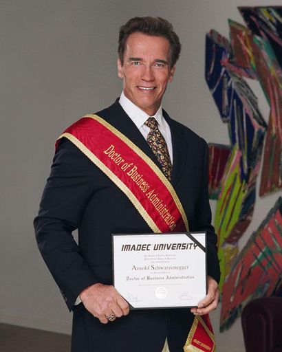 Die IMADEC University, die erste Privatuniversität
Österreichs, für Wirtschaft und Recht, gratuliert ihrem Ehrendoktor
Arnold Schwarzenegger zum großartigen Wahlerfolg zum Gouverneur von
Kalifornien.