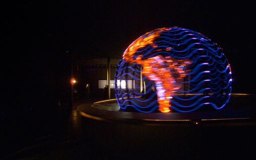 Vorschau Bild von Der Riese von Wattens wurde um spektakuläre
Wunderkammern erweitert und verfügt über ein neues
besucherlogistisches Konzept. Im Bild: Global Network