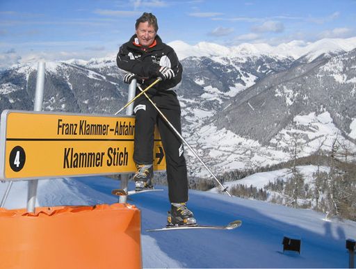 Sensationell, gigantisch und ganz besonders
anspruchsvoll, so wird die neu errichtete Weltcup-Strecke "Kärnten
- Franz Klammer" schon jetzt von der Profi-Ski-Szene beschrieben.
