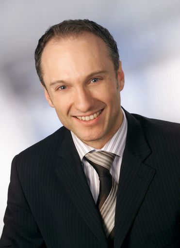 Der internationale Papier-Konzern SCA beruft Mag.
Günter Strubreiter zum neuen Geschäftsführer des österreichischen
Tochterunternehmens SCA Hygiene Products GmbH.