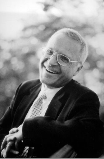 Am Donnerstag, dem 3. Juni 2004, wird Herr Gerhard
Swarovski, Präsident und CEO Swarovski Optik International, zum
Ehrensenator der IMADEC University ernannt.