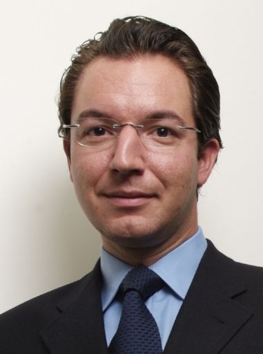 Um den Wettbewerb für Telefon-Auskunft anzuheizen,
will Christian Roschitz, Geschäftsführer der 11820 Telecom GmbH,
niedrigere Entgelte für Teilnehmeranschlussdaten durchsetzen.