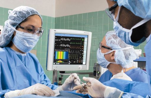 Infinity(R) Kappa XLT ist der erste Monitor mit einem
geteilten Bildschirm für die Patientenüberwachung. Auf dem
Bildschirm sind sowohl aktuelle Vitalparameter und Patientendaten
als auch andere relevante Informationen und Dokumente sichtbar.