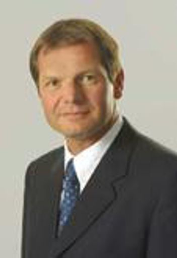 Zu Beginn des neuen Fiskaljahres 2005 übernimmt Carlo
Wolf die Funktion des General Managers für Cisco Systems Österreich