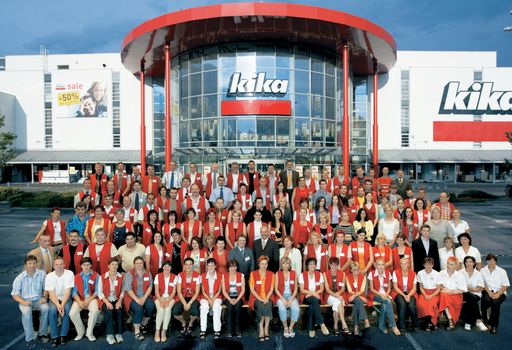 kika eröffnet mit einem sensationellen Feuerwerk an
Eröffnungsangeboten und einem großen Gewinnspiel das neu gestaltete
Einrichtungshaus in Innsbruck/Neu Rum