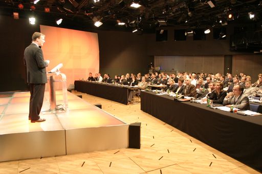 Rund 190 Besucher aus Deutschland, Österreich und der
Schweiz informierten sich über Best Practise Lösungen
unterschiedlicher Branchen.