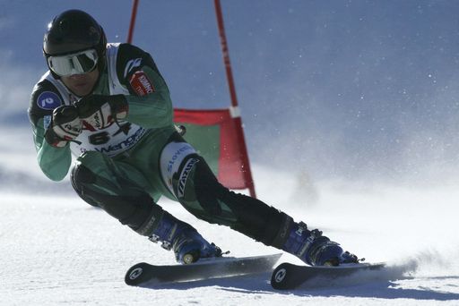 Josef "Pepi" Strobl, der 30jährige Abfahrts- und
Super-G-Rennläufer aus dem Lechtaler Ort Holzgau, ist ab sofort für
Slowenien startberechtigt, hat der Vorstand der FIS, des
Internationalen Skiverbandes, am Freitag bei seiner Sitzung in
Oberhofen (CH) beschlossen.