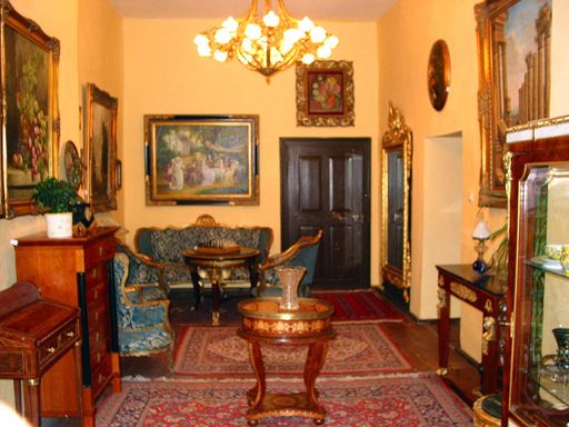 Wegen bevorstehender Sanierung des Schlosses
Eggendorf wird das komplette Schloss-Inventar versteigert. Der
"gelbe Salon" wird zu Gunsten SOS-Kinderdorf Kosovo bei www.ebay.at
auktioniert.