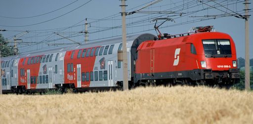 Mit modernen Doppelstock-Zügen der CityShuttle-Reihe
der ÖBB von Wien nach Bratislava