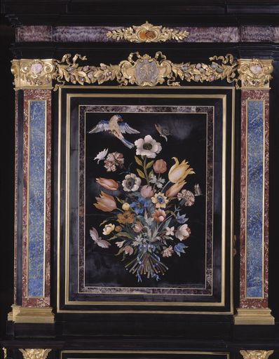 Vorschau Bild von Badminton Cabinet, im Auftrag von Henry Somerset,
Herzog von Beaufort Grossfürstliche Werkstatt (Opificio delle
pietre dure) in Florenz, 1726 (Detail) Höhe: 3,80 m; Breite: 2,30 m
(C) Christie's - London