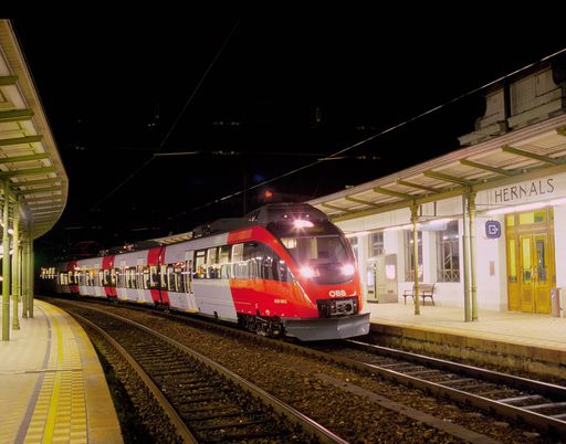 Generationswechsel auf der Schnellbahn eingeleitet /
Gelungene Kombination aus Fahrgastkomfort, ansprechendem ÖBB-Design
und moderner Technik