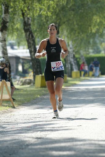 Größtes Ziel von Österreichs U23 Duathlon
Europameisterin Lisa Hütthaler, 21, ist im Jahr 2005 die U23
Triathlon Europameisterschaft, die heuer am 16./ 17. Juli in
Bulgarien stattfindet.
