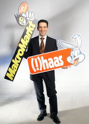 Österreichs drittgrößter Elektro-Großflächen-Händler
kauft Qualitäts-Schiene
MakroMarkt expandiert rascher als geplant: Rückwirkend zum 1.
Jänner 2005 übernimmt MakroMarkt - der drittgrößte
Großflächen-Händler im Elektrobereich in Österreich - zu 100
Prozent die Haas Elektro GmbH.