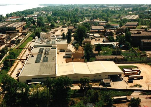 Vorschau Bild von Das im Dreiländereck von Bulgarien, Serbien und
Rumänien direkt an der Donau  gelegene Gipsfaserwerk wurde 1997
privatisiert und fungiert als größter Arbeitgeber in der Region.