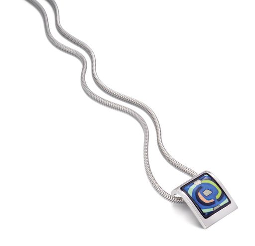 Vorschau Bild von Der neue QS Anhänger aus der Kollektion "Hommage à
Hundertwasser", Design "Lebensspirale" in Weißgold