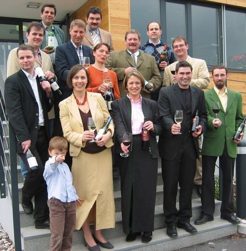 18 Weine von 13 Weinbaubetrieben aus 7 Weinorten
zwischen Brunn und Tattendorf wurden als herausragende Vertreter
ihrer Sorte ausgezeichnet.