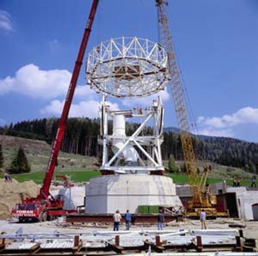 Fotoaufnahmen von der Errichtung der Erdefunkstelle
Aflenz vor 25 Jahren