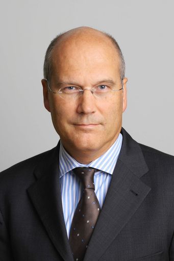 Frank Hensel wird vom Aufsichtsrat der Rewe Austria
als neues Mitglied in den Vorstand berufen.