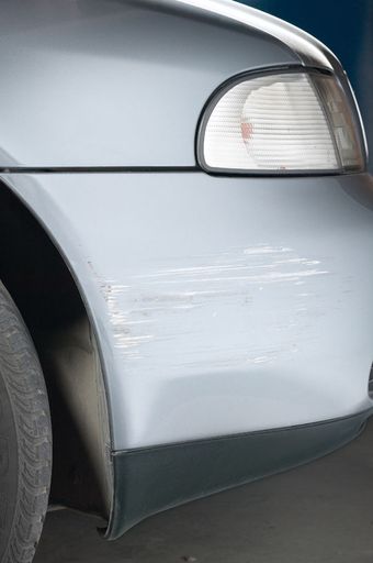Mit der Eröffnung der ersten Filialen in Graz und
Baden bei Wien feierte CAR - Cosmetic Automobile Repairs - das
erfolgreiche Roll-out ihres neuen Franchise-Systems.