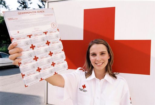 Vorschau Bild von Das Österreichische Rote Kreuz startet
anlässlich seines 125jährigen Bestehens eine besondere Aktion:
Im Rahmen der "Großen Rotkreuz-Lotterie" werden unter dem Motto "Wer
hilft, gewinnt" 21.000 Sachpreise verlost.