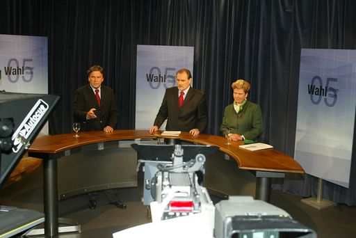  ORF Steiermark: TV-Konfrontation; v.l.n.r.: Franz Voves (SPÖ),
Gerhard Koch, Waltraud Klasnic (ÖVP)