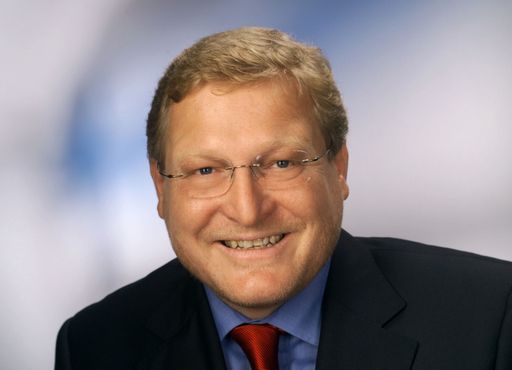 "Das kann die interessanteste Herausforderung meiner
beruflichen Laufbahn werden", kommentiert Mag. Albert Brandstätter,
43, seine Zusage, ab 1. Oktober 2005 die Geschäftsführung der
Lebenshilfe Österreich zu übernehmen.