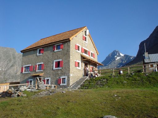  Schutzhütte der ÖAV Sektion Wien: Salmhütte (2644m)
mit Großglockner